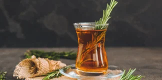Ceai de rozmarin pentru par, beneficii și mod de preparare rozmarin